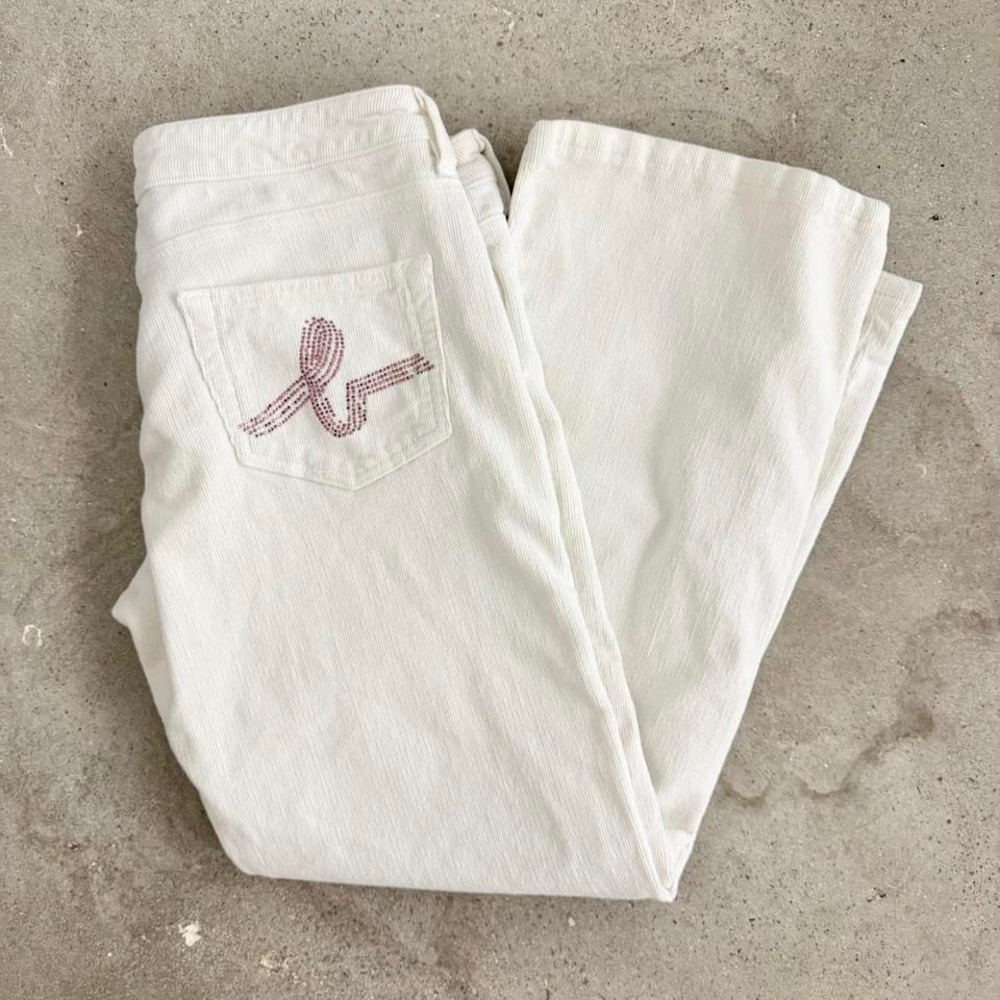 bebe White Jeans with Pink Embroidered Pocket Size 31